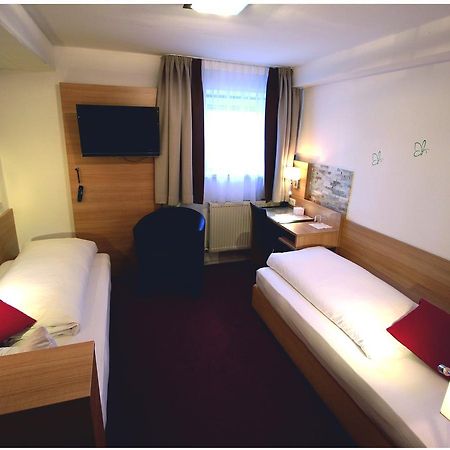 Hotel Vitis Эрдинг Экстерьер фото